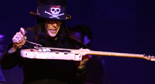 Mick Mars in recovery